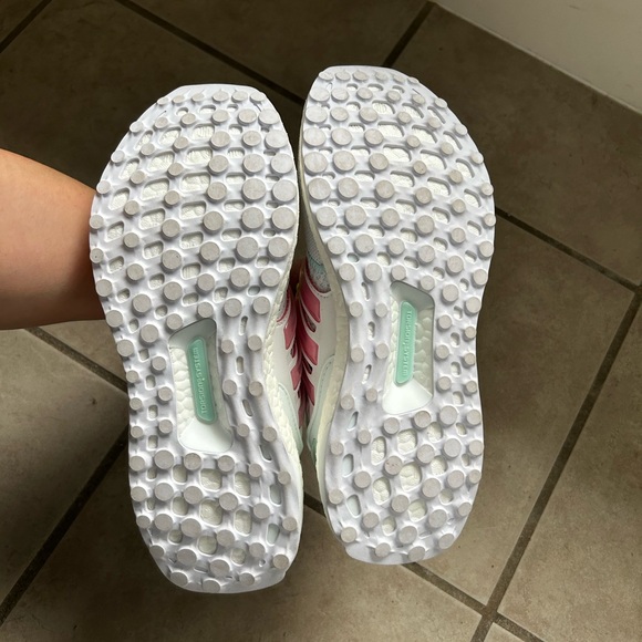 Women's Adidas Ultraboost 1.0 Neon - Picture 6 of 6